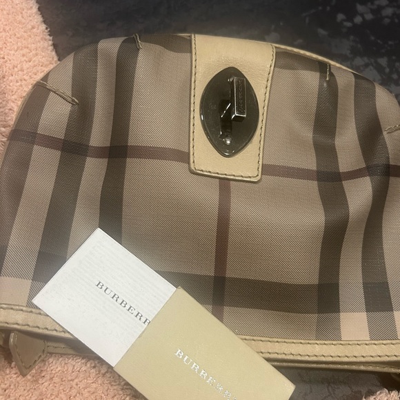 Burberry leather cross body bag - Picture 2 of 6
